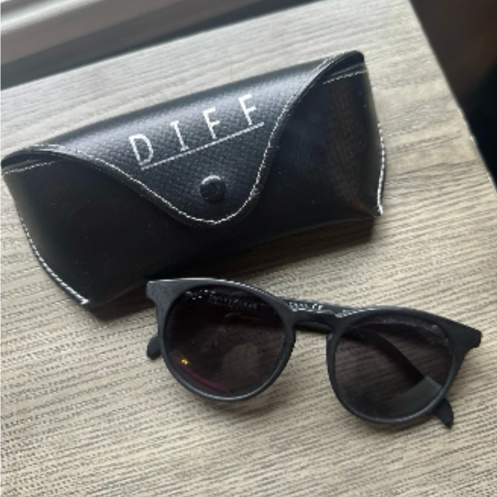 Diff Sunglasses - image 3